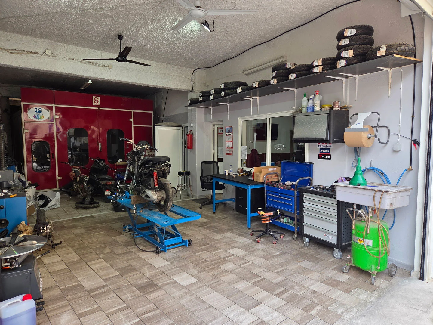 Ο χώρος του συνεργείου MOTO Center
